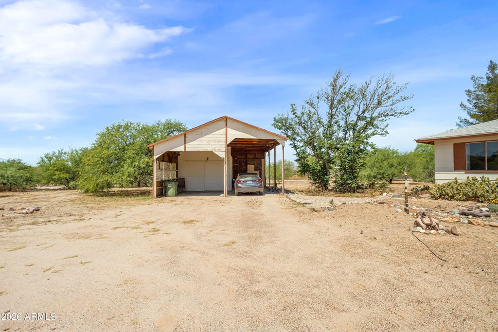 Image 33 of property listing at 1428 N CEMETERY Road, Benson, AZ 85602