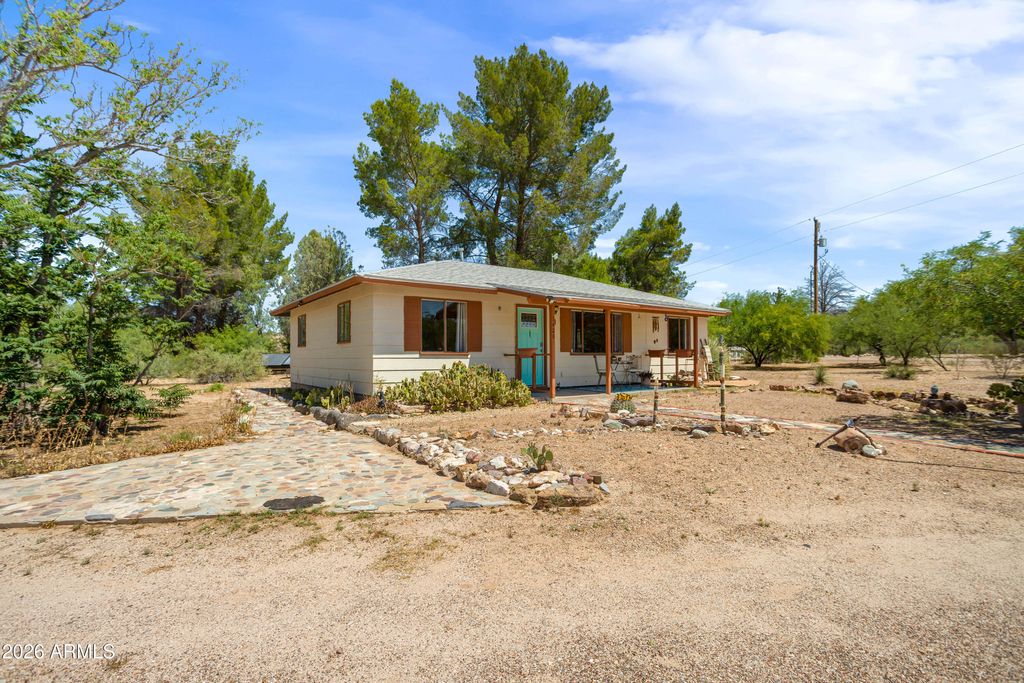 Image 8 of property listing at 1428 N CEMETERY Road, Benson, AZ 85602