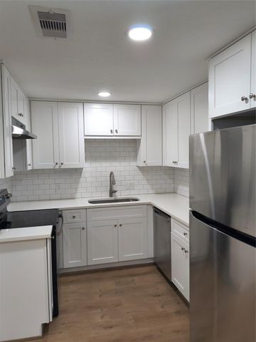 2305 55th Street 2, Galveston, TX 77551