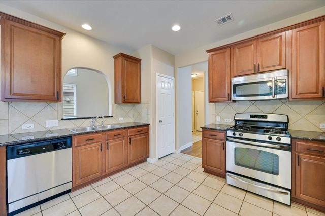 1517 Waxberry LN, Austin, TX 78748