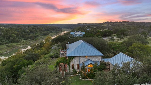 5229 Hupedo Ranch, Spicewood, TX 78669