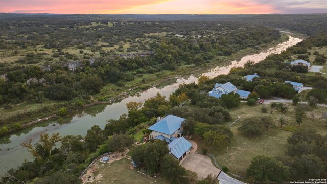 5229 Hupedo Ranch, Spicewood, TX 78669