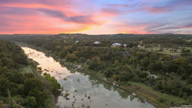 5229 Hupedo Ranch, Spicewood, TX 78669