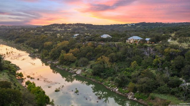 5229 Hupedo Ranch, Spicewood, TX 78669