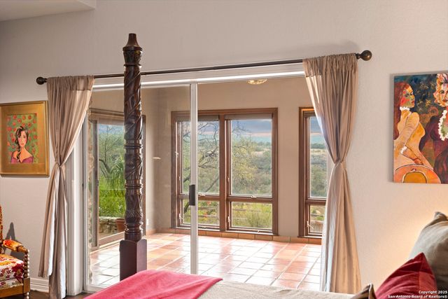 5229 Hupedo Ranch, Spicewood, TX 78669