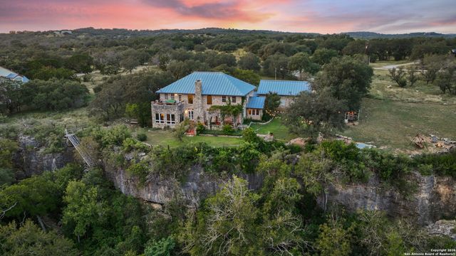 5229 Hupedo Ranch, Spicewood, TX 78669