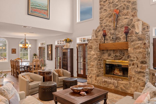 5229 Hupedo Ranch, Spicewood, TX 78669