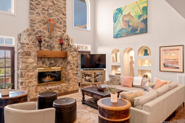 5229 Hupedo Ranch, Spicewood, TX 78669