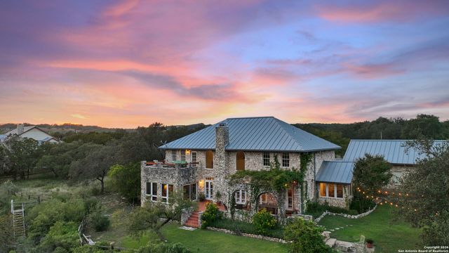 5229 Hupedo Ranch, Spicewood, TX 78669