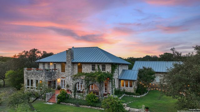 5229 Hupedo Ranch, Spicewood, TX 78669