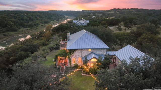 5229 Hupedo Ranch, Spicewood, TX 78669