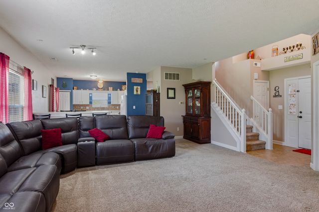 1912 Acorn Court, Avon, IN 46123