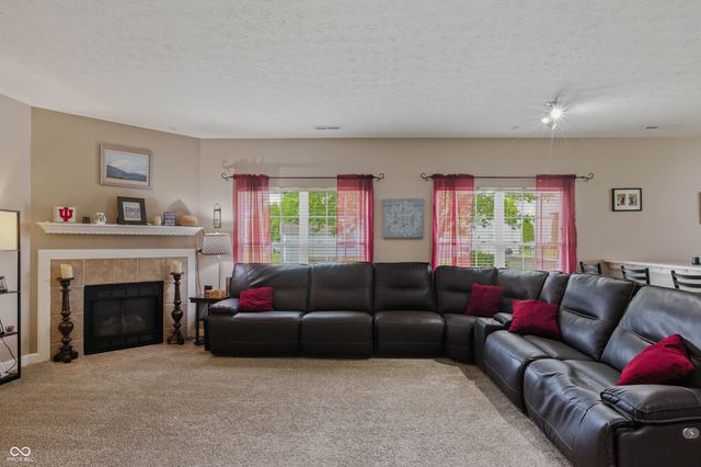 1912 Acorn Court, Avon, IN 46123