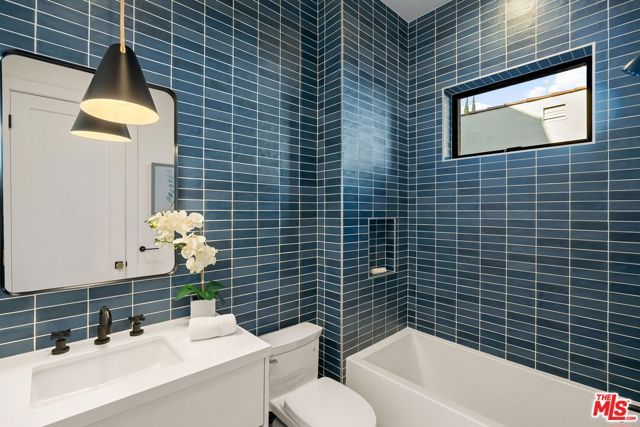 1823 S Shenandoah Street, Los Angeles, CA 90035