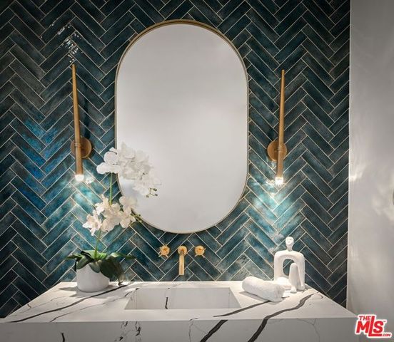 1823 S Shenandoah Street, Los Angeles, CA 90035