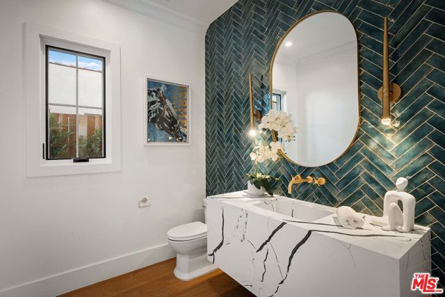 1823 S Shenandoah Street, Los Angeles, CA 90035