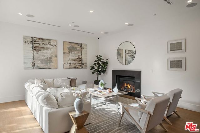 1823 S Shenandoah Street, Los Angeles, CA 90035