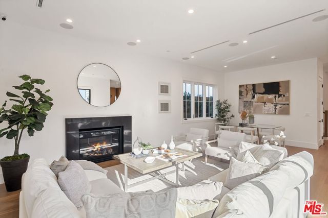 1823 S Shenandoah Street, Los Angeles, CA 90035