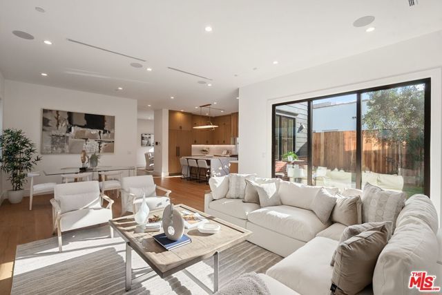 1823 S Shenandoah Street, Los Angeles, CA 90035