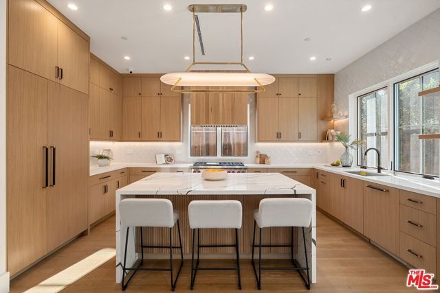 1823 S Shenandoah Street, Los Angeles, CA 90035