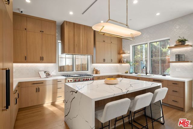 1823 S Shenandoah Street, Los Angeles, CA 90035