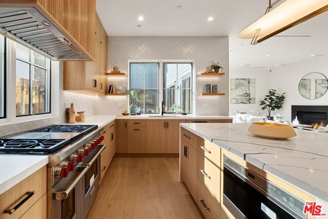 1823 S Shenandoah Street, Los Angeles, CA 90035