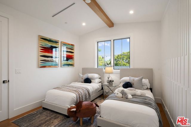 1823 S Shenandoah Street, Los Angeles, CA 90035