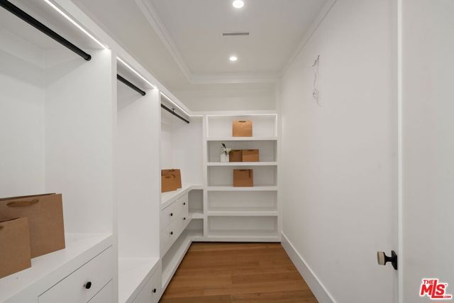 1823 S Shenandoah Street, Los Angeles, CA 90035