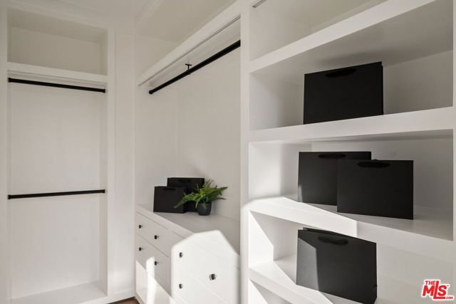 1823 S Shenandoah Street, Los Angeles, CA 90035