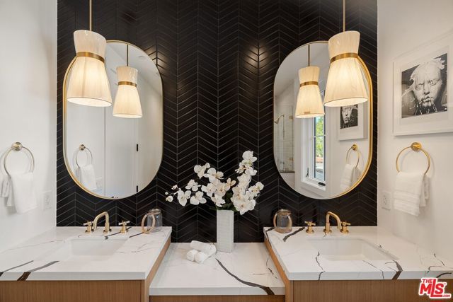 1823 S Shenandoah Street, Los Angeles, CA 90035