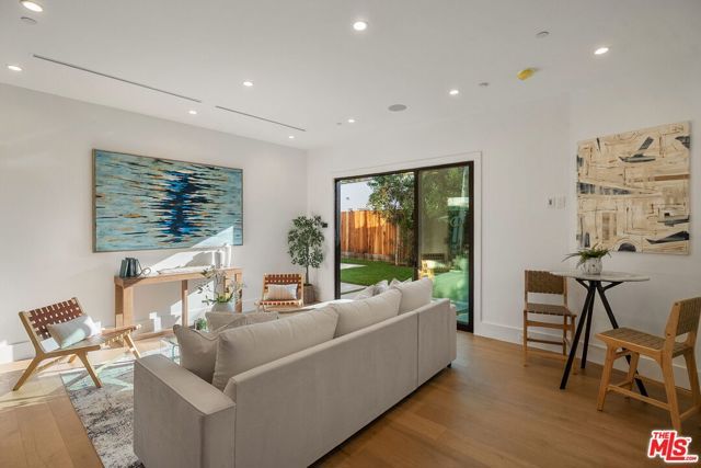 1823 S Shenandoah Street, Los Angeles, CA 90035