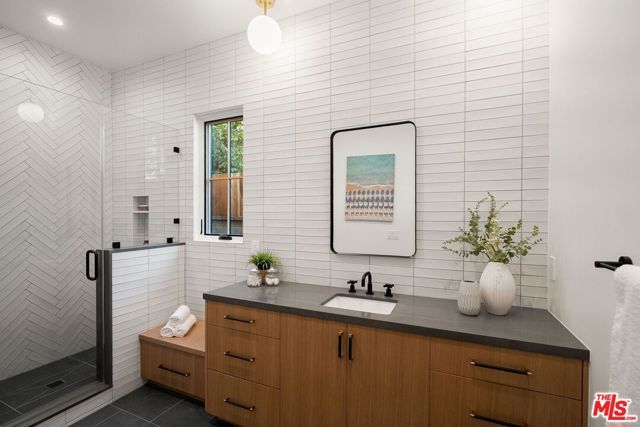 1823 S Shenandoah Street, Los Angeles, CA 90035