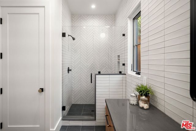 1823 S Shenandoah Street, Los Angeles, CA 90035