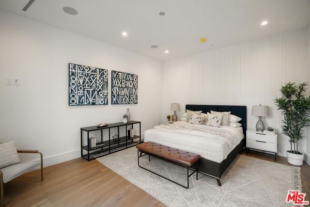 1823 S Shenandoah Street, Los Angeles, CA 90035