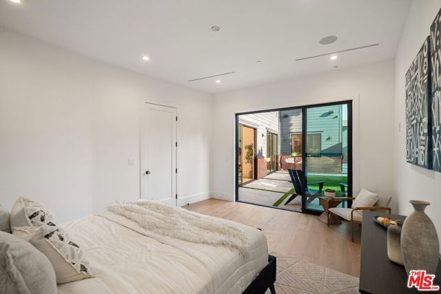 1823 S Shenandoah Street, Los Angeles, CA 90035