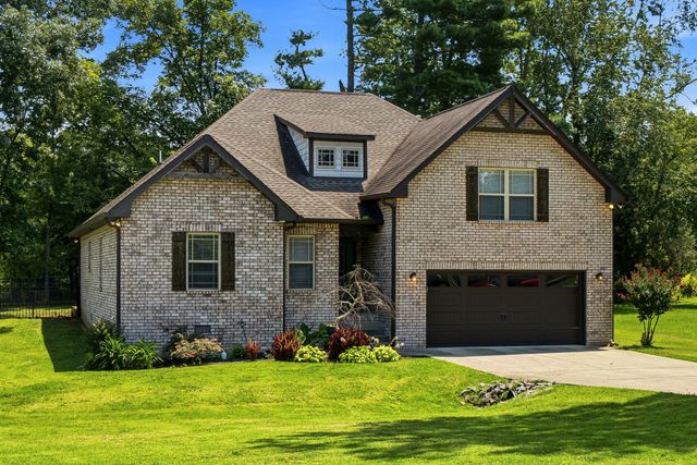 1044 Northridge Dr, Greenbrier, TN 37073