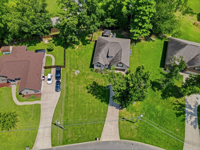 1044 Northridge Dr, Greenbrier, TN 37073