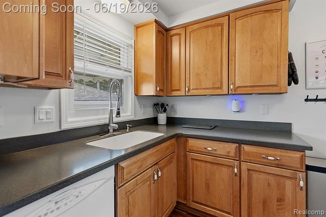 27407 Grant Street, Saint Clair Shores, MI 48081