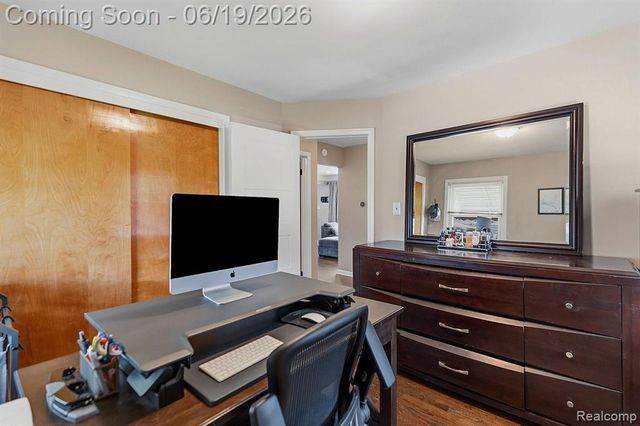 27407 Grant Street, Saint Clair Shores, MI 48081