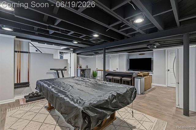 27407 Grant Street, Saint Clair Shores, MI 48081