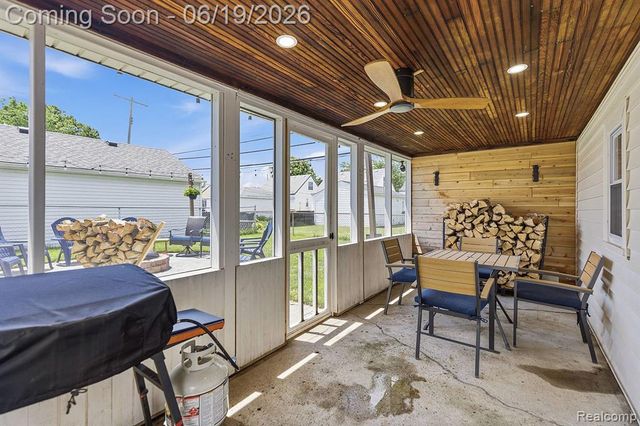 27407 Grant Street, Saint Clair Shores, MI 48081