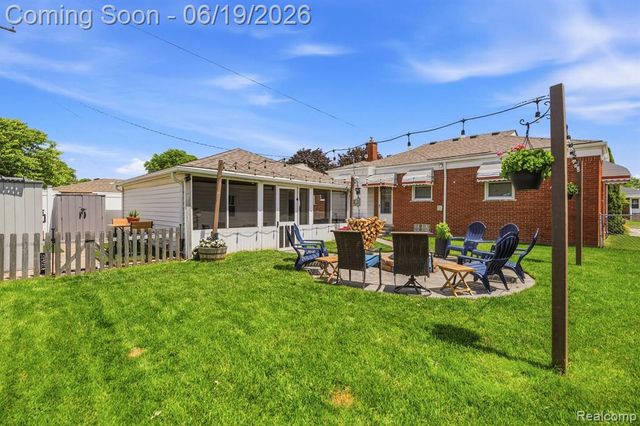 27407 Grant Street, Saint Clair Shores, MI 48081