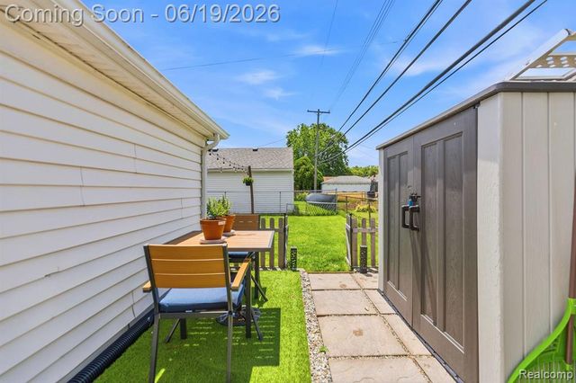 27407 Grant Street, Saint Clair Shores, MI 48081