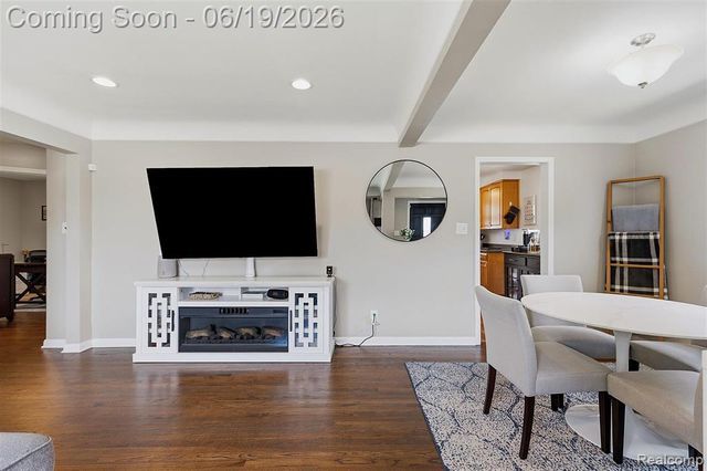 27407 Grant Street, Saint Clair Shores, MI 48081