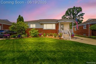 27407 Grant Street, Saint Clair Shores, MI 48081
