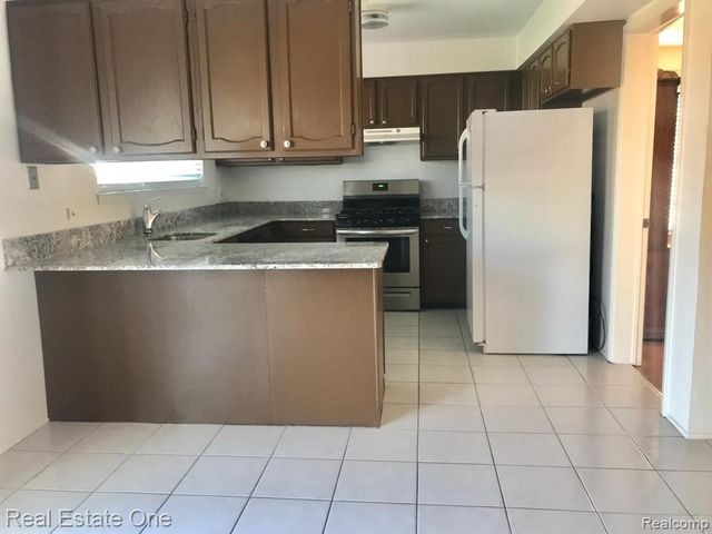 37147 Evergreen Drive, Sterling Heights, MI 48310