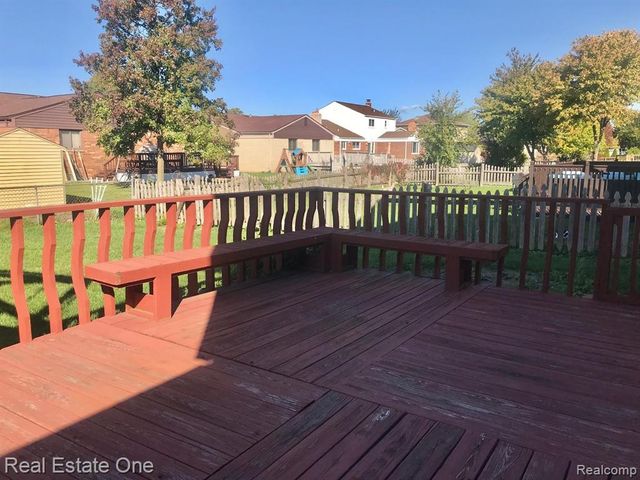 37147 Evergreen Drive, Sterling Heights, MI 48310