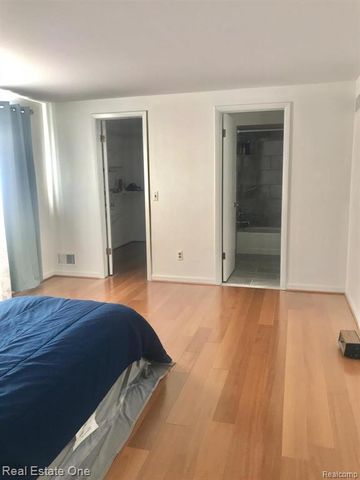 37147 Evergreen Drive, Sterling Heights, MI 48310