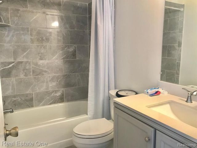 37147 Evergreen Drive, Sterling Heights, MI 48310