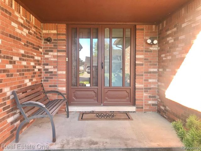 37147 Evergreen Drive, Sterling Heights, MI 48310